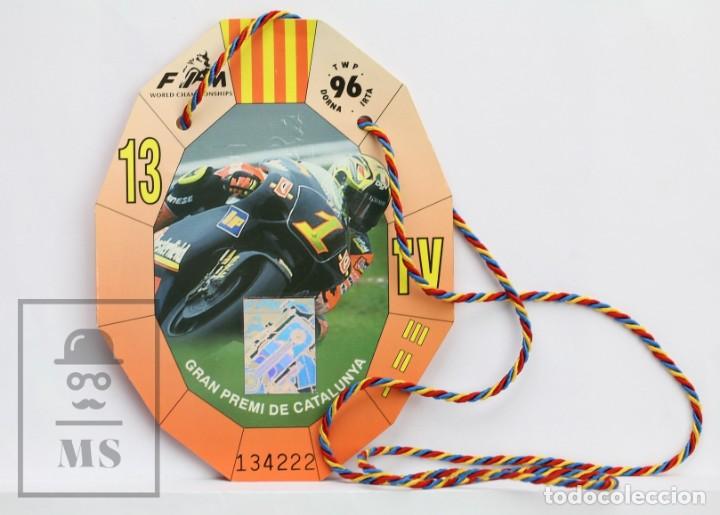 Sports collectibles: Pase / Acreditaci&oacute;n de TV - Motociclismo. Gran Premi de Catalunya / Premio Catalu&ntilde;a, 1996