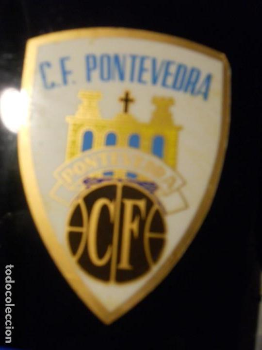 Sports collectibles: antiguo escudo de cart&oacute;n c. f. Pontevedra