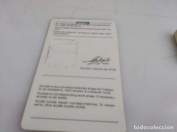 Coleccionismo deportivo: ANTIGUO CARNET DE ESPA&Ntilde;A 82 - Foto 2