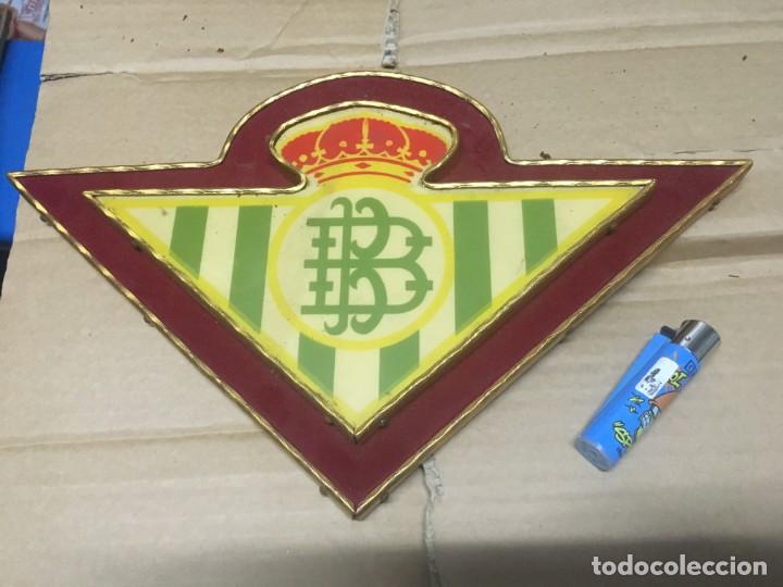 Coleccionismo deportivo: CUADRO METOPA HECHO EN MADERA ESCUDO DEL REAL BETIS - Foto 1