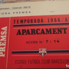 Coleccionismo deportivo: ANTIGUA TARJETA APARCAMENT.ZONA PREMSA.ESTADI FUTBOL CLUB BARCELONA 1986-1987. Lote 186028241