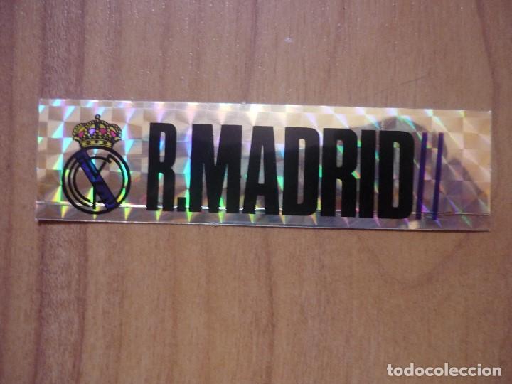 Sammelleidenschaft Sport: CROMO PEGATINA BRILLANTE ESCUDO REAL MADRID - FUTBOL - ADHESIVO SIN PEGAR  2,5 x 9 cms
