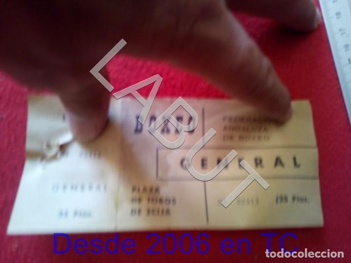 Coleccionismo deportivo: ECIJA PLAZA DE TOROS ENTRADA BOXEO C4 - Foto 4
