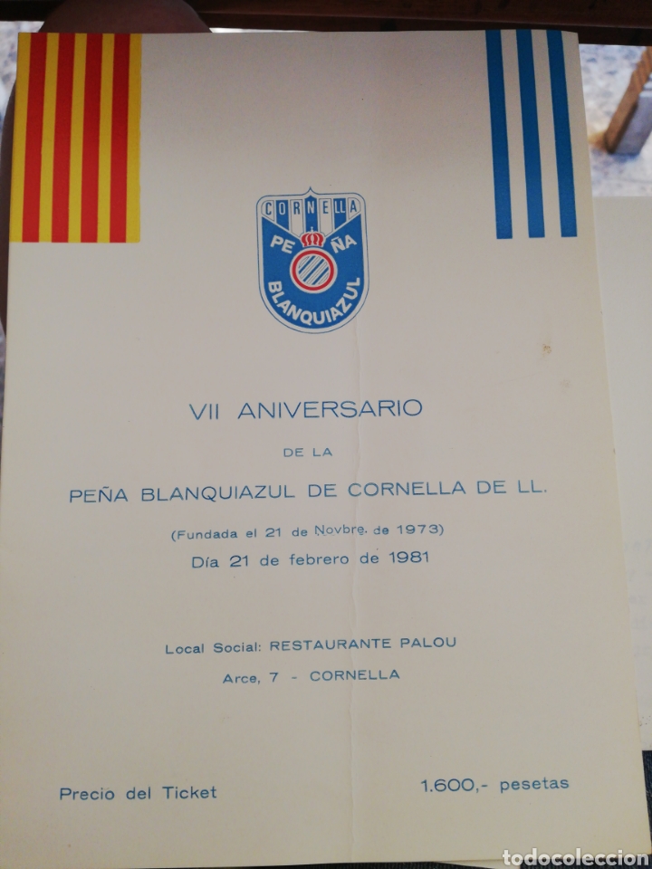 Coleccionismo deportivo: Pe&ntilde;a Blanquiazul de Cornell&agrave; Vll Aniversario, 1981, con carta de invitaci&oacute;n - Foto 1