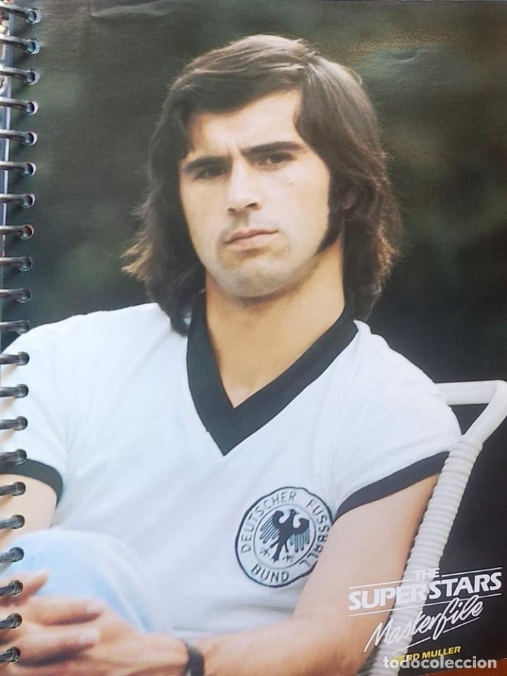 Coleccionismo deportivo: FICHA DE LAS SUPER ESTRELLAS DE MASTERFILE - EDICION INGLESA - GERD MULLER ALEMANIA - Foto 1