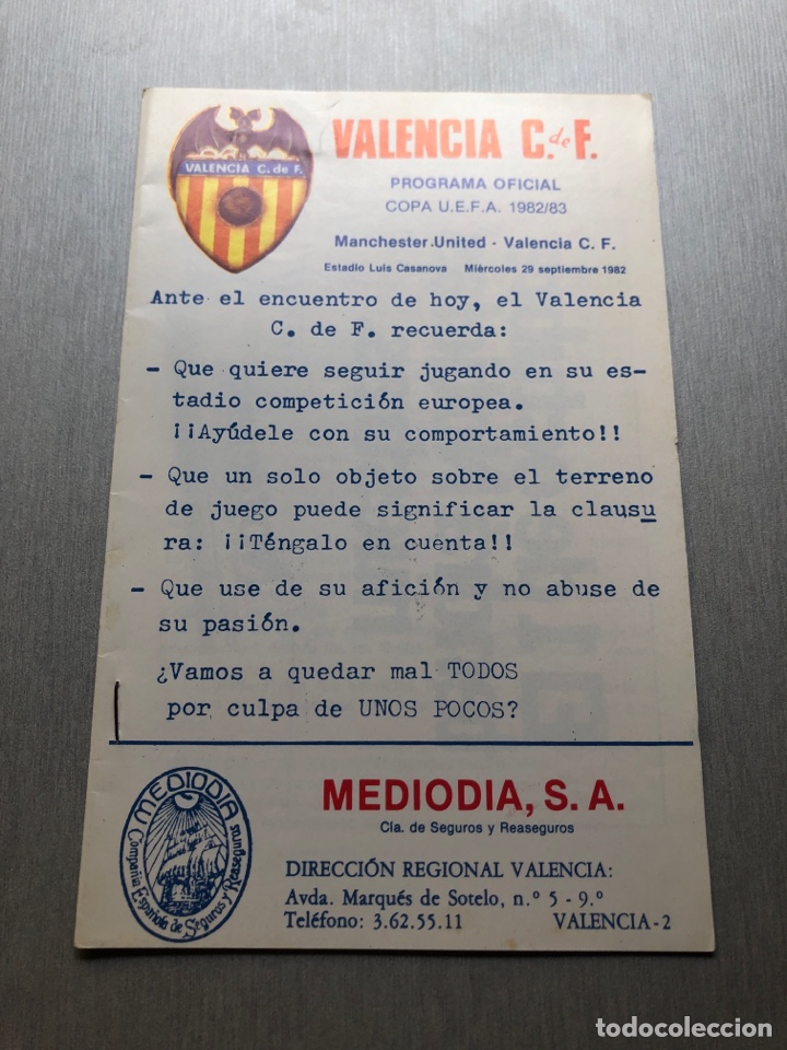 Coleccionismo deportivo: 1982 Valencia Manchester utd programa oficial Copa UEFA - Foto 1