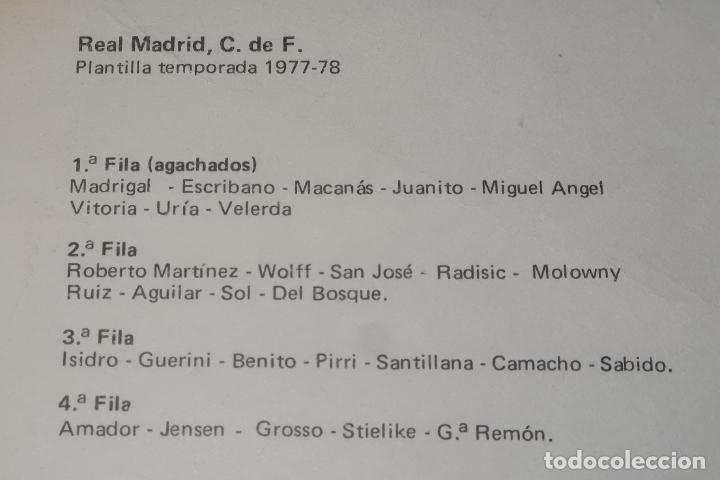 Coleccionismo deportivo: L&aacute;mina plantilla Real Madrid 1977 1978 - Foto 2