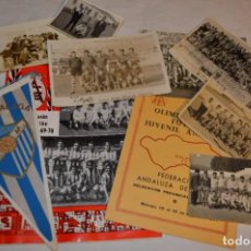 Coleccionismo deportivo: INTERESANTE LOTE AÑOS 60/70 - C. D. MÁLAGA - REVISTAS, FOTOGRAFÍAS, BANDERÍN, OTROS - ¡MIRA FOTOS!