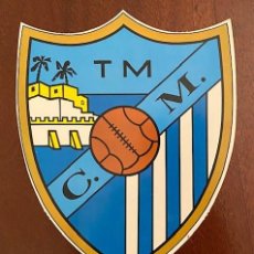 Coleccionismo deportivo: CLUB DEPORTIVO MÁLAGA - FÚTBOL - GRAN ESCUDO DE CARTÓN DURO TROQUELADO. Lote 365231211