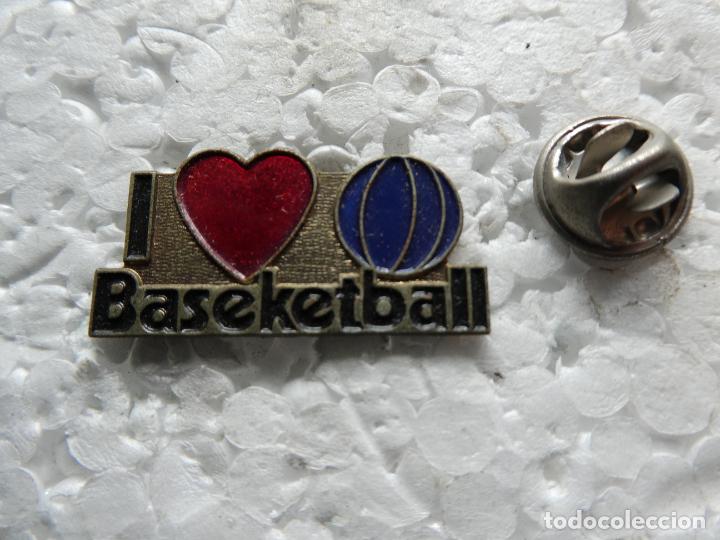Coleccionismo deportivo: PIN DE DEPORTES. BALONCESTO. I LOVE BASKET - Foto 1
