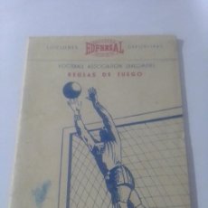 Coleccionismo deportivo: FOOTBALL ASSOCIATION-BALOMPIE-REGLAS DEL JUEGO CON ARREGLO A LAS DISPOSICIONES DE LA FIFA-1954