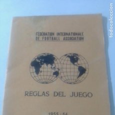 Coleccionismo deportivo: FEDERATION INTERNATIONALE DE FOOTBALL ASSOCIATION REGLAS DEL JUEGO-1955/56