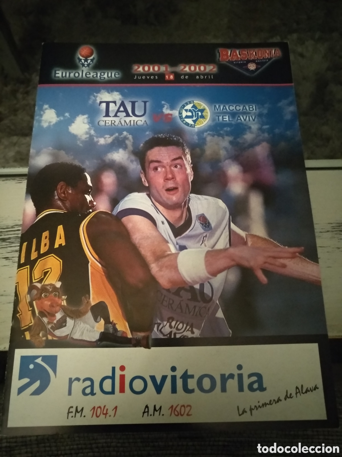 Coleccionismo deportivo: Folleto Tau Cer&aacute;mica de baloncesto - Foto 1