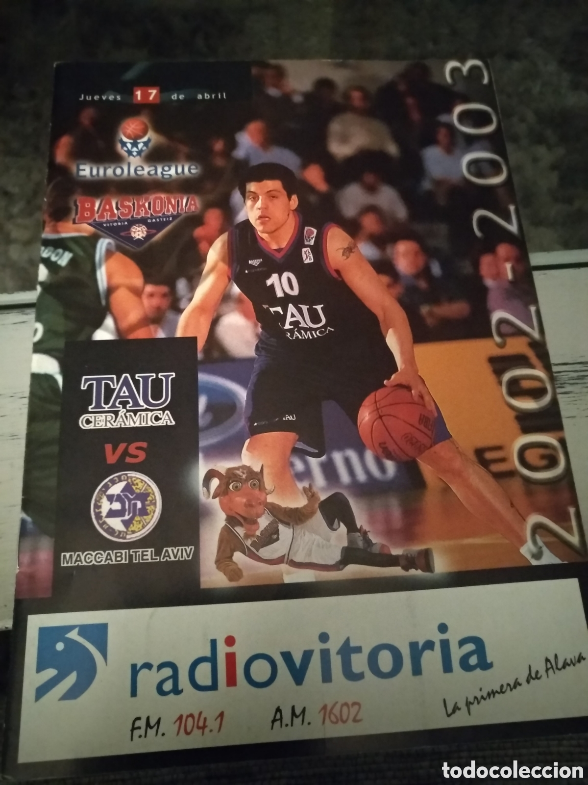 Coleccionismo deportivo: Folleto Tau Cer&aacute;mica de baloncesto - Foto 1