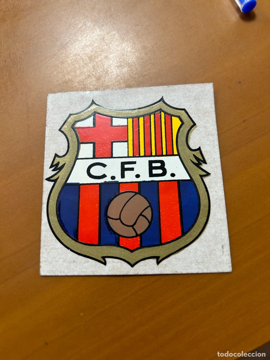 Coleccionismo deportivo: barcelona escudo pegatina buen estado - Foto 1