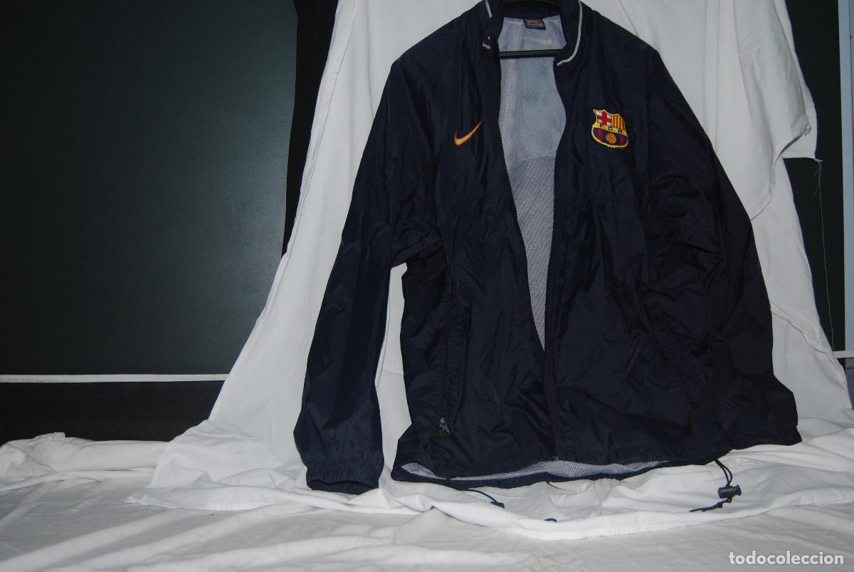 Coleccionismo deportivo: 391 CHAQUETA IMPERMEABLE BAR&Ccedil;A - Foto 1