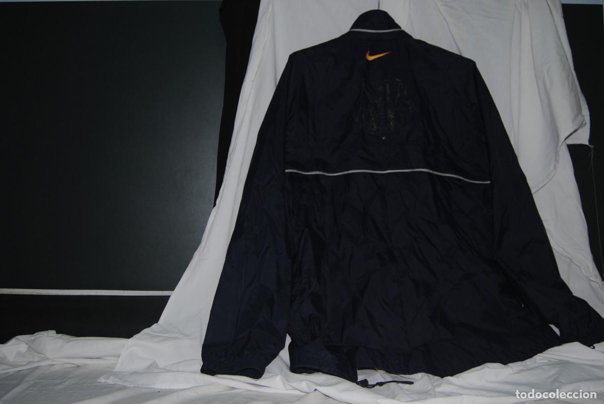 Coleccionismo deportivo: 391 CHAQUETA IMPERMEABLE BAR&Ccedil;A - Foto 3