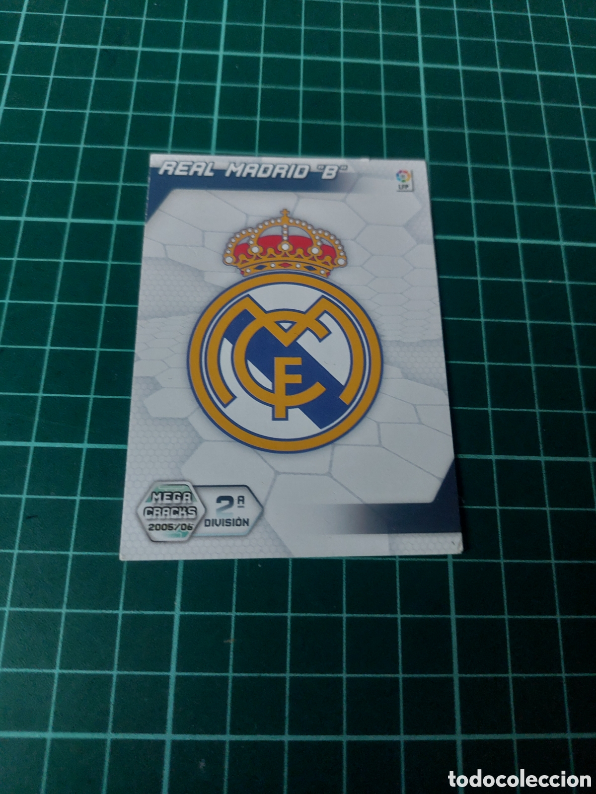 Coleccionismo deportivo: 436 MEGA CRACKS PANINI CROMOS REAL MADRID ESCUDO - Foto 1