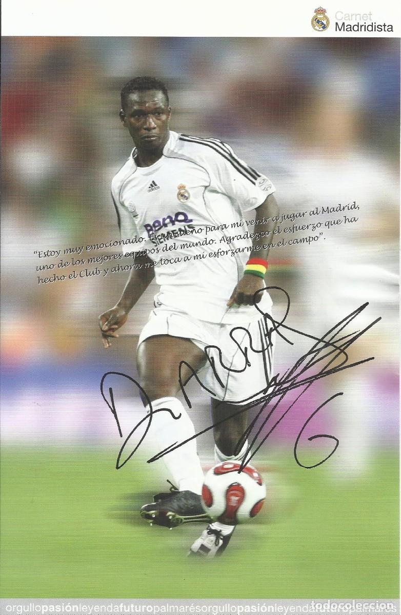 Coleccionismo deportivo: Mahamadou Diarra. Real Madrid. Carnet Madridista. En papel. 2006. Firma impresa. 24x15,5 cm.