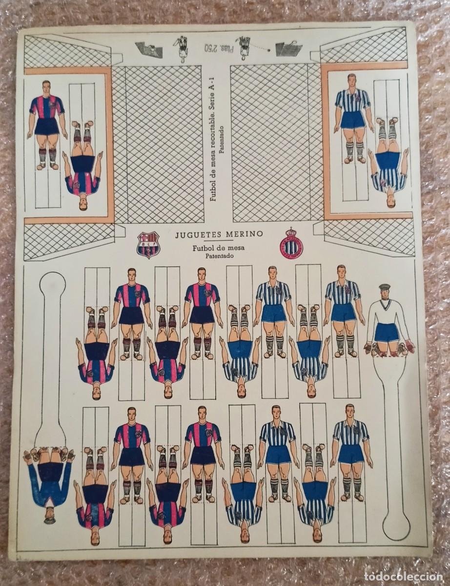 Coleccionismo deportivo: Antiguo juego recortable Juguetes Merino F&uacute;tbol de Mesa FC Barcelona RCD Espanyol 32'5x25cm.