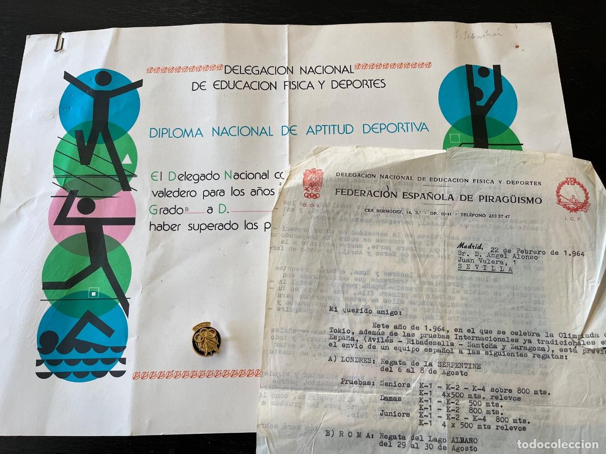 Coleccionismo deportivo: PIN + DIPLOMA de APTITUD + INVITACI&Oacute;N A PARTICIPAR EN CAMPEONATOS DE PIRAG&Uuml;ISMO 1964