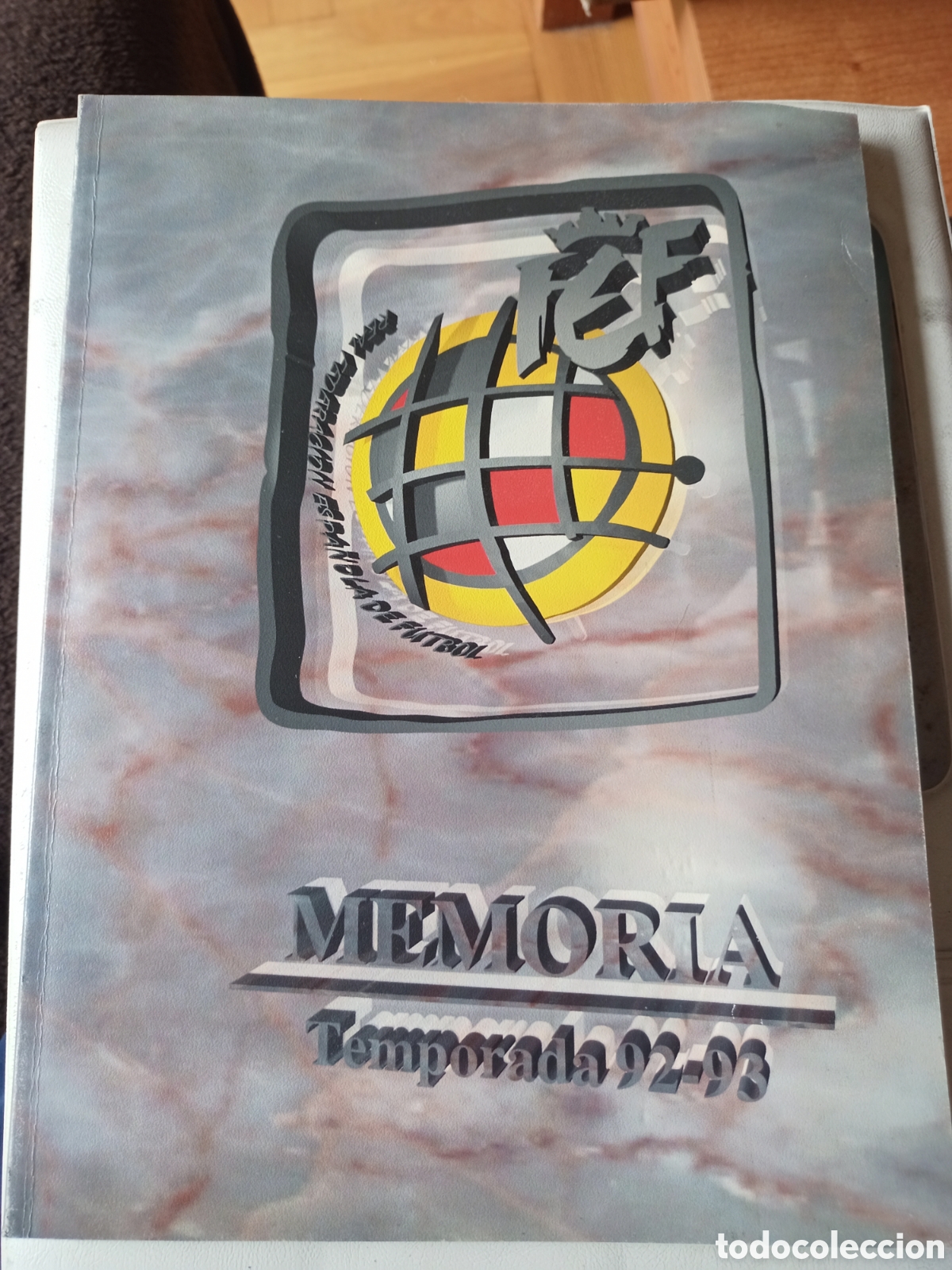 Coleccionismo deportivo: Lote Oficial RFEF 1993 - Carpeta Asamblea + Memoria Temporada 92/93 (Villar)