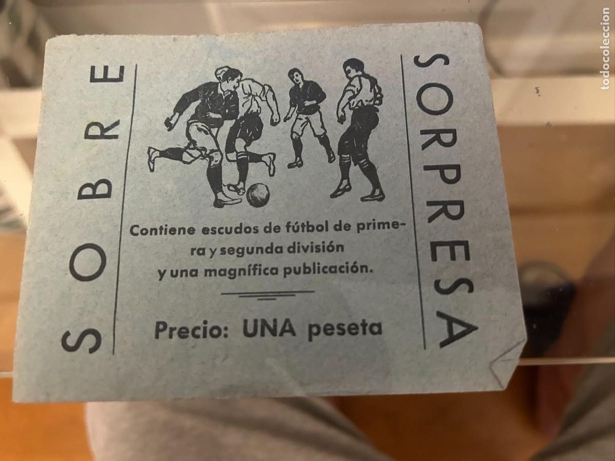Coleccionismo deportivo: SOBRE SORPRESA ESCUDOS DE FUTBOL