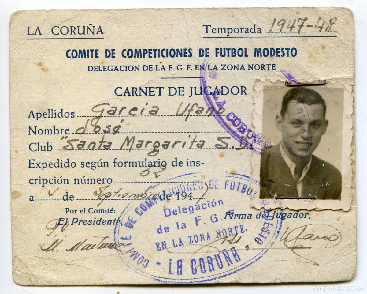 Coleccionismo deportivo: Carnet de jugador, comit&eacute; de competiciones de f&uacute;tbol modesto. La Coru&ntilde;a 1947-48 Club Santa Margarita