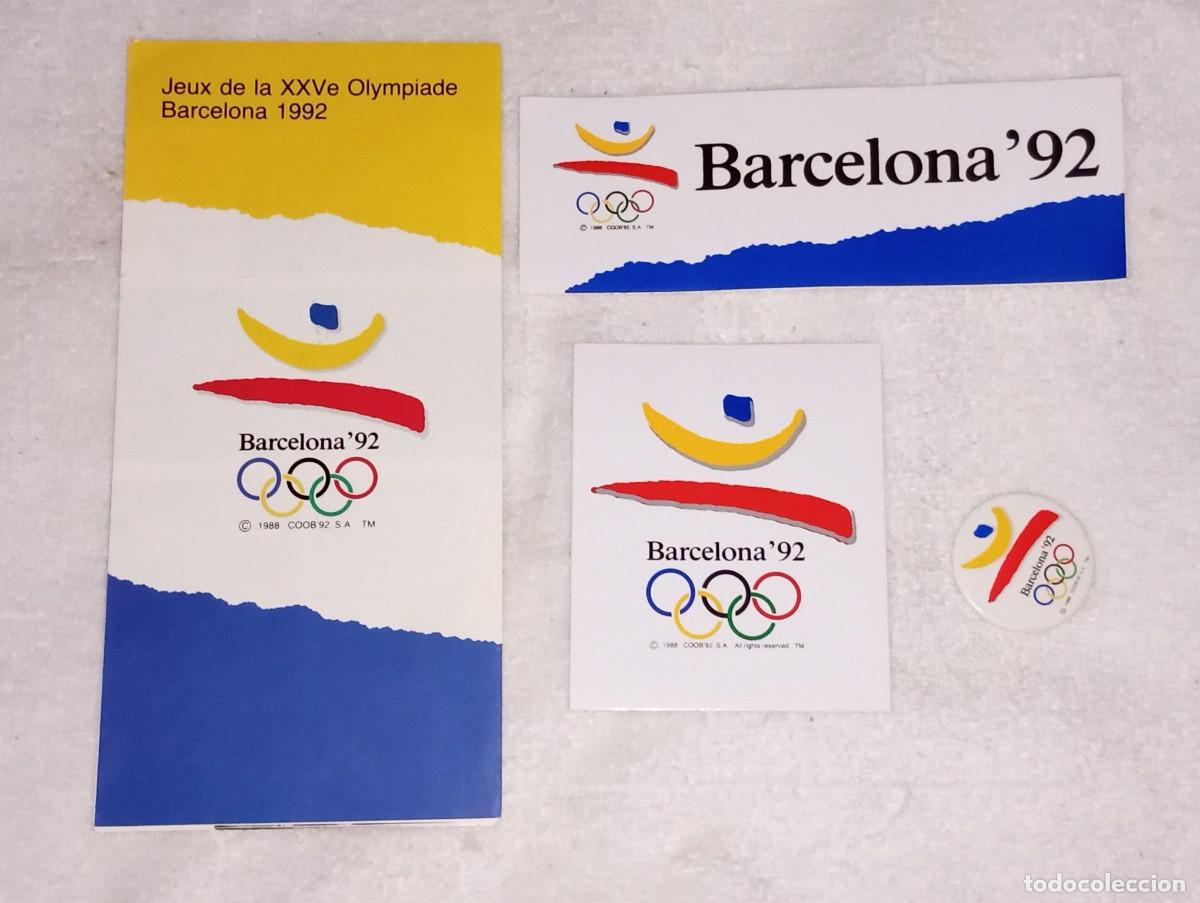 Coleccionismo deportivo: ANTIGUO LOTE DE PROGRAMA CALENDARIO JUEGOS OLIMPICOS DE BARCELONA 92 PEGATINAS Y CHAPA 1992 COBI