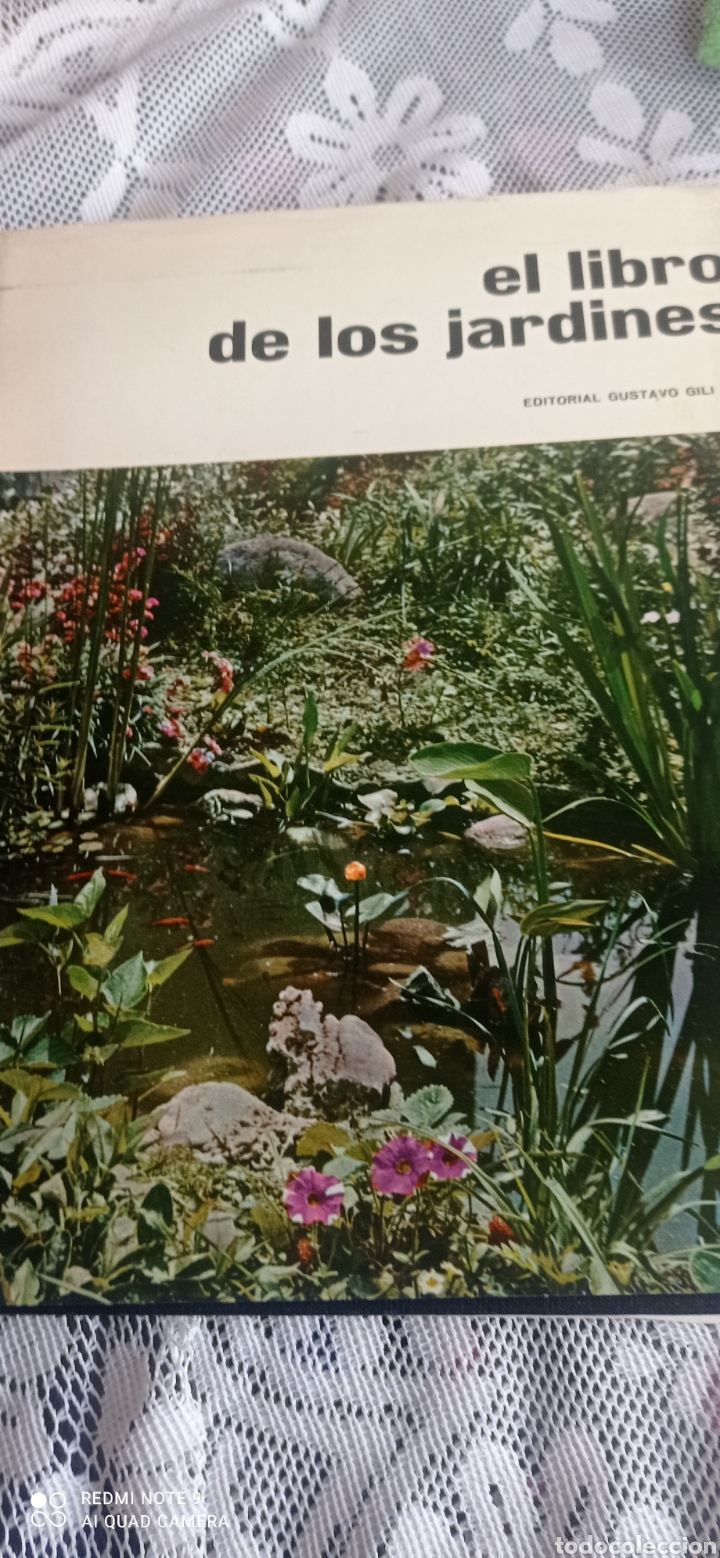 Enciclopedias: El libro de los jardines. 1970 - Foto 1