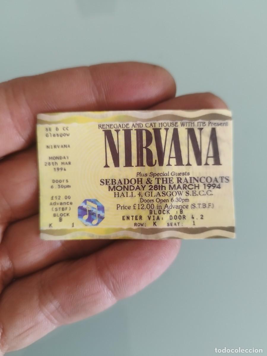 Entradas antiguas de conciertos: Peque&ntilde;a pegatina de Nirvana, reproducci&oacute;n entrada de concierto Glasgow 1994.