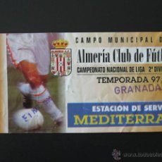 Coleccionismo deportivo: ENTRADA FÚTBOL. ALMERIA CLUB FUTBOL - GRANADA. CAMPEONATO NACIONAL LIGA 2ª DIVISIÓN. TEMPORADA 97-98