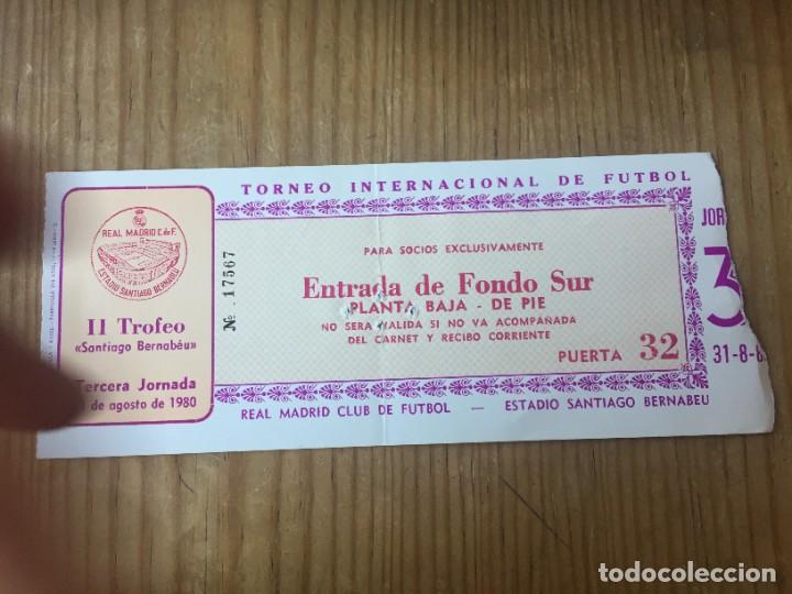 Coleccionismo deportivo: R13867 ENTRADA II TROFEO SANTIAGO BERNABEU (31-8-1980)REAL MADRID BAYERN MUNCHEN BENFICA DYNAMO KYIV