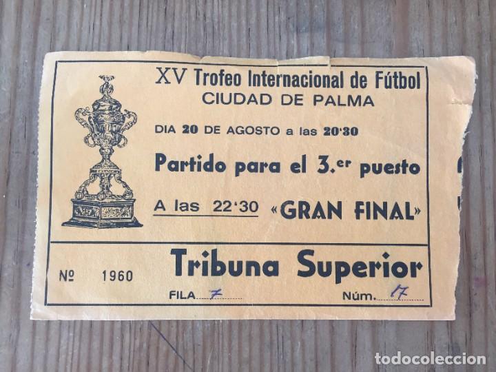 Coleccionismo deportivo: R13939 ENTRADA TICKET XV TROFEO CIUDAD DE LA PALMA (20-8-1983) BRIGHTON VASAS MALLORCA REAL MADRID