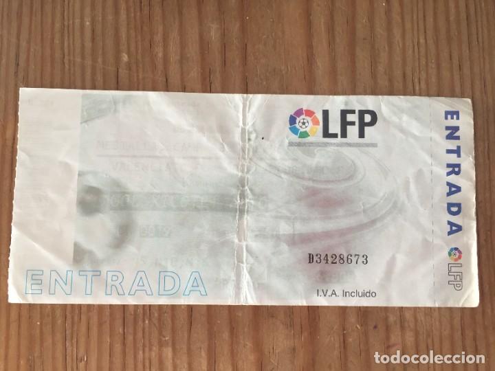 Coleccionismo deportivo: R14059 ENTRADA TICKET FUTBOL DEBUT ZINEDINE ZIDANE ROOKIE CARD VALENCIA REAL MADRID (25-8-2001)