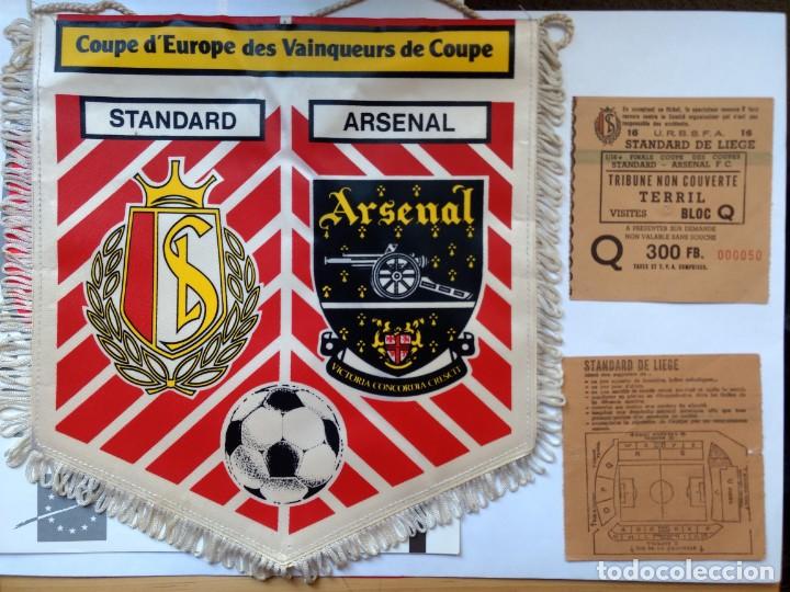 Coleccionismo deportivo: ENTRADA DEL PARTIDO RECOPA EUROPA STANDARD DE LEIJA 0 - ARSENAL 7- PROGRAMA OFICIAL + BANDERIN UEFA