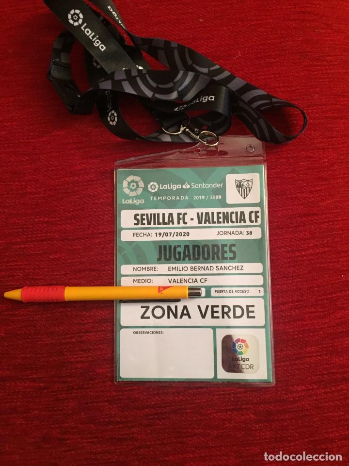 Coleccionismo deportivo: R16611 ACREDITACION JUGADOR EMILIO BERNAD SANCHEZ ENTRADA SEVILLA VALENCIA TEMPORADA 2019 2020