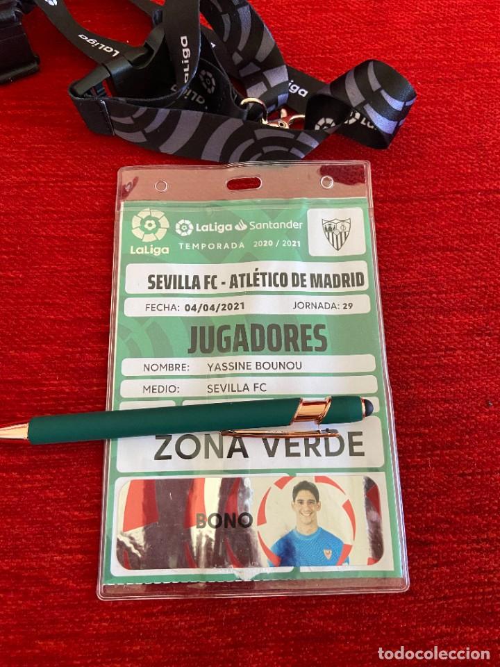Coleccionismo deportivo: R19874 ENTRADA ACREDITACION SEVILLA 1-0 ATLETICO MADRID LIGA 2020 2021 YASSINE BOUNOU CON FOTO