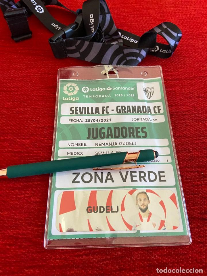 Coleccionismo deportivo: R19894 ENTRADA ACREDITACION SEVILLA GRANADA LIGA TEMPORADA 2020 2021 NEMANJA GUDELJ CON FOTO