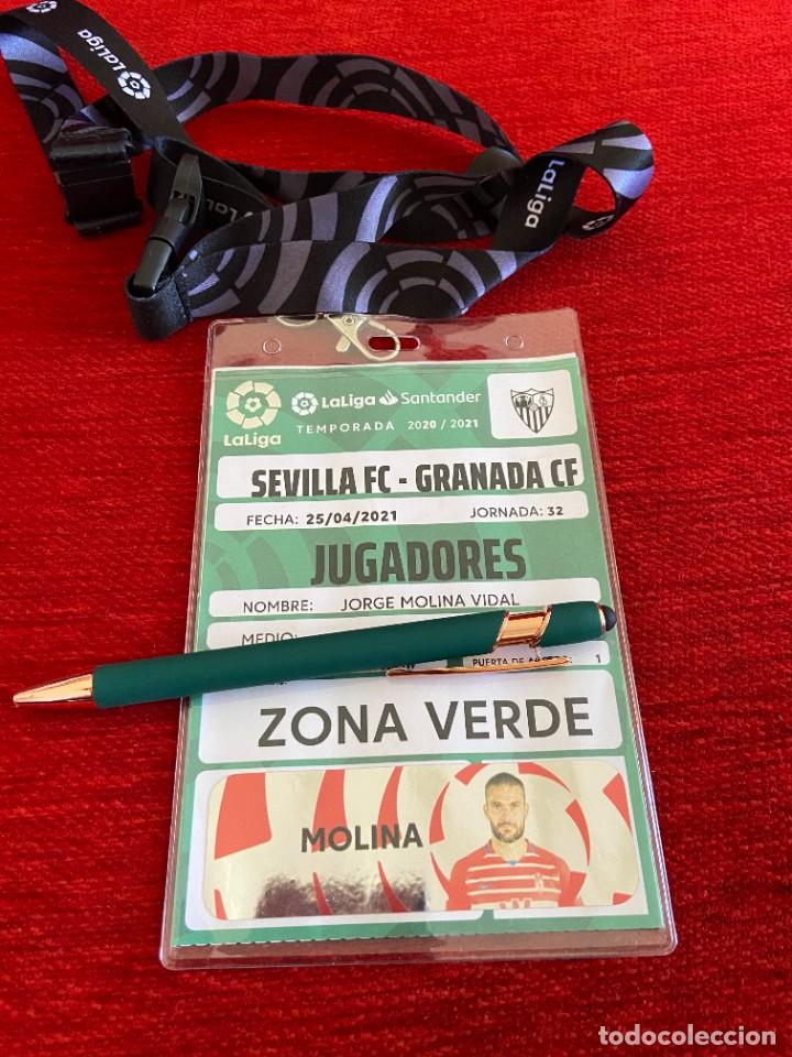 Coleccionismo deportivo: R19902 ENTRADA ACREDITACION SEVILLA GRANADA LIGA TEMPORADA 2020 2021 JORGE MOLINA VIDAL CON FOTO