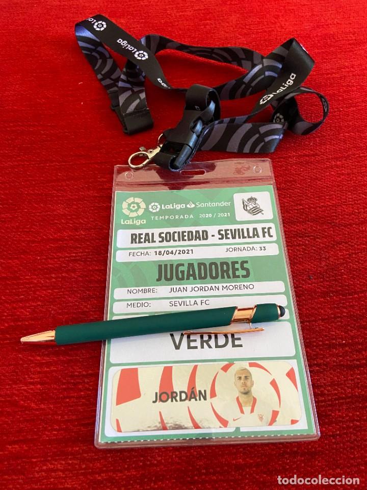Coleccionismo deportivo: R19922 ENTRADA ACREDITACION REAL SOCIEDAD SEVILLA LIGA 2020 2021 JUAN JORDAN MORENO CON FOTO