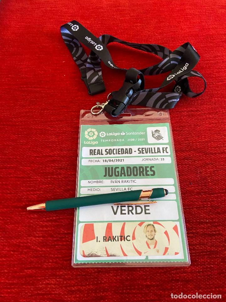 Coleccionismo deportivo: R19924 ENTRADA ACREDITACION REAL SOCIEDAD SEVILLA LIGA 2020 2021 IVAN RAKITIK CON FOTO