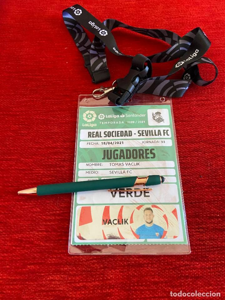 Coleccionismo deportivo: R19926 ENTRADA ACREDITACION REAL SOCIEDAD SEVILLA LIGA 2020 2021 TOMAS VACLIK CON FOTO