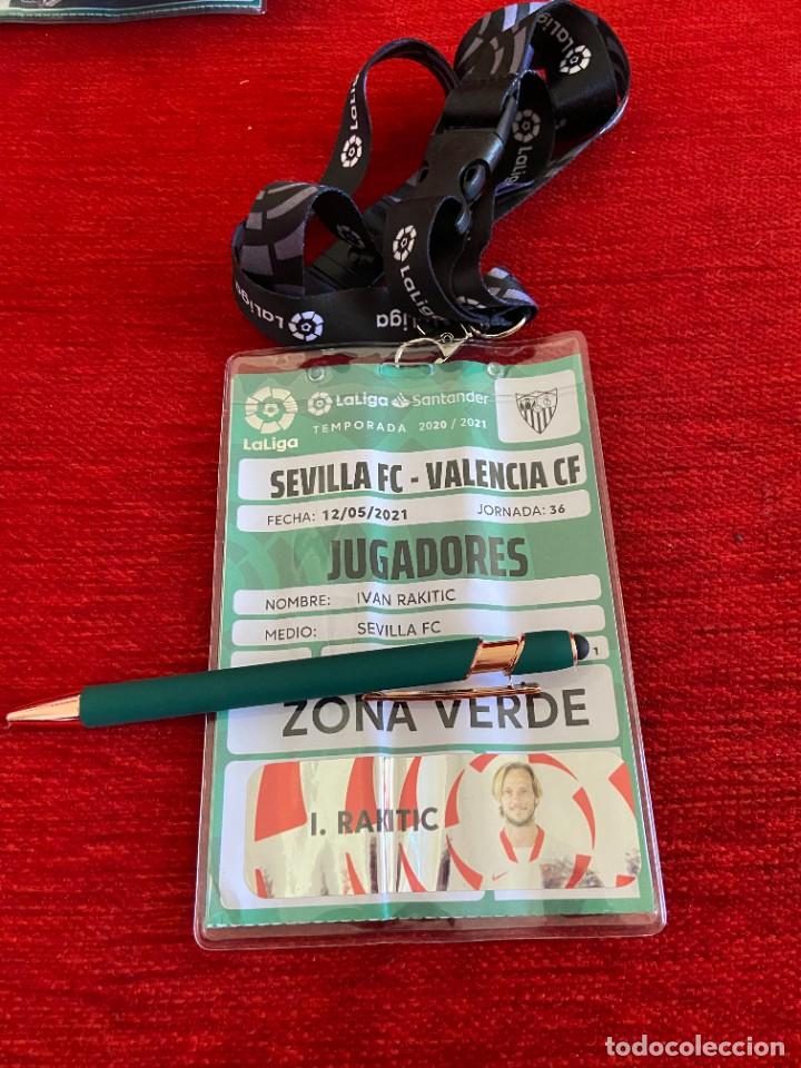 Sports collectibles: R19946 ENTRADA ACREDITACION SEVILLA 1-0 VALENCIA LIGA 2020 2021 IVAN RAKITIK CON FOTO