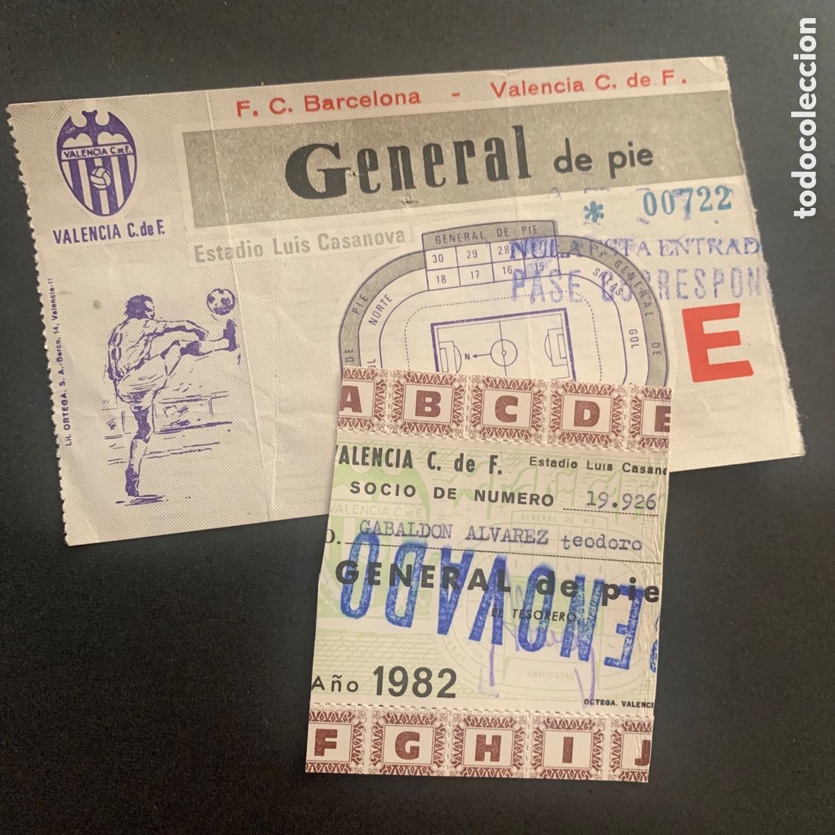 Colecionismo desportivo: Entrada fc Barcelona Valencia cf Luis Casanova 21 de marzo de 1982 y carnet de socio