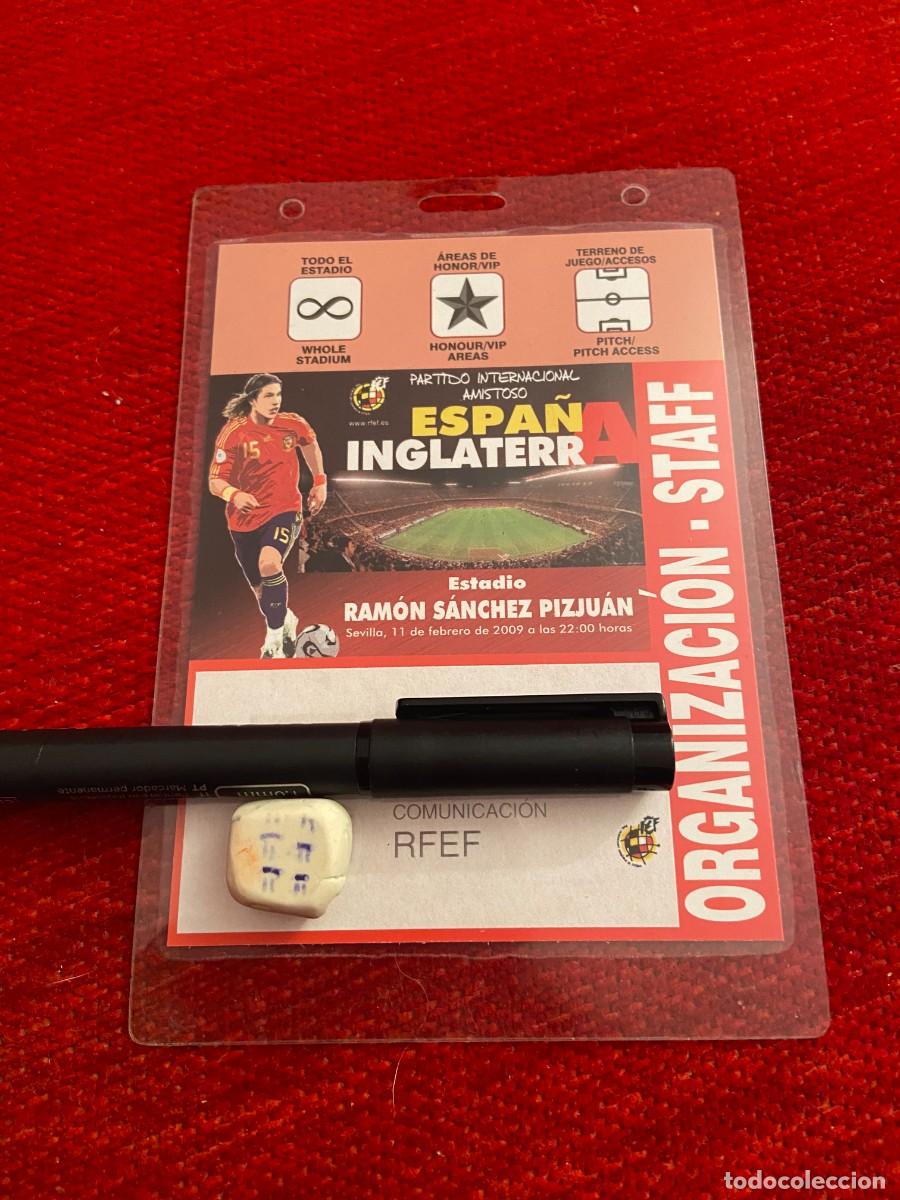 Coleccionismo deportivo: R26266 ENTRADA TICKET ACREDITACION ESPA&Ntilde;A 2-0 INGLATERRA (11-2-2009) ROOKIE DEBUT GERARD PIQUE
