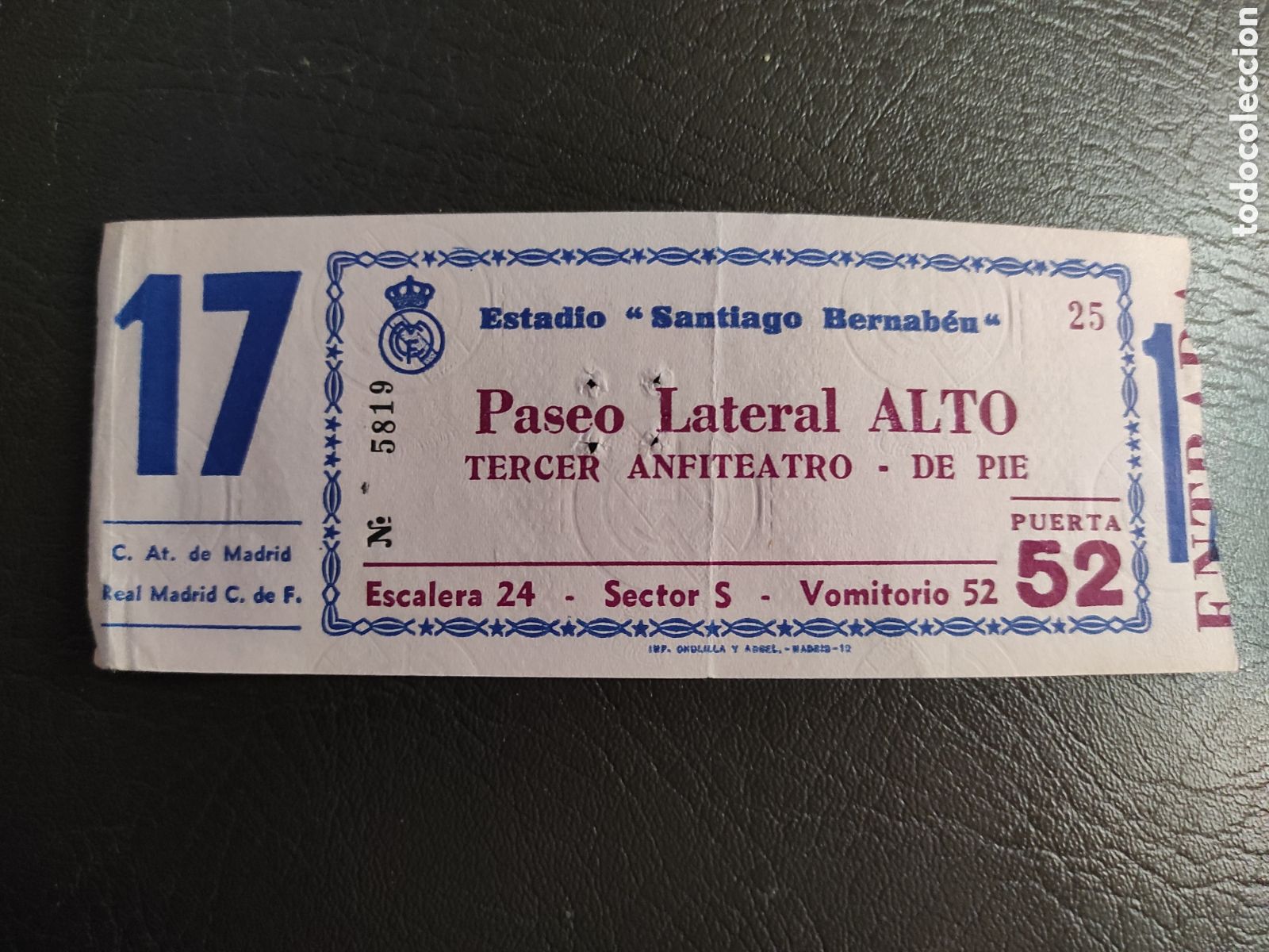 Coleccionismo deportivo: TICKET ENTRADA DE FUTBOL REAL MADRID - ATLETICO DE MADRID. CAMPEONATO DE LIGA. TEMPORADA 1975/1976