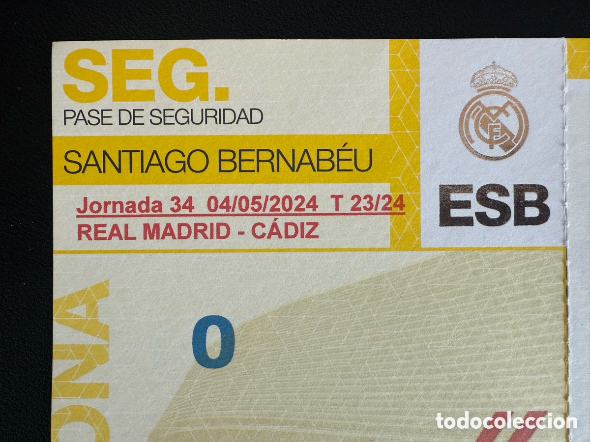 Coleccionismo deportivo: Pase de Seguridad Polic&iacute;a Municipal Estadio Santiago Bernab&eacute;u Real Madrid-Cadiz