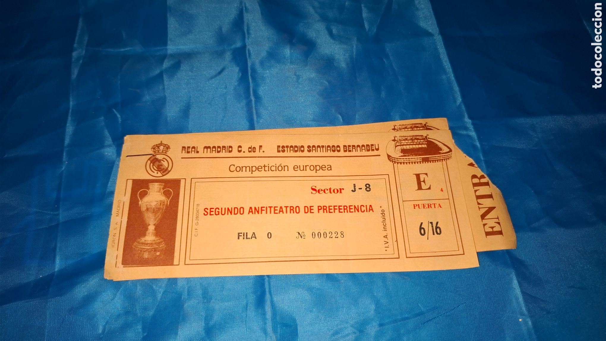 Coleccionismo deportivo: ANTIGUAS ENTRADAS REAL MADRID C. DE F. - ESTADIO SANTIAGO BERNABEU