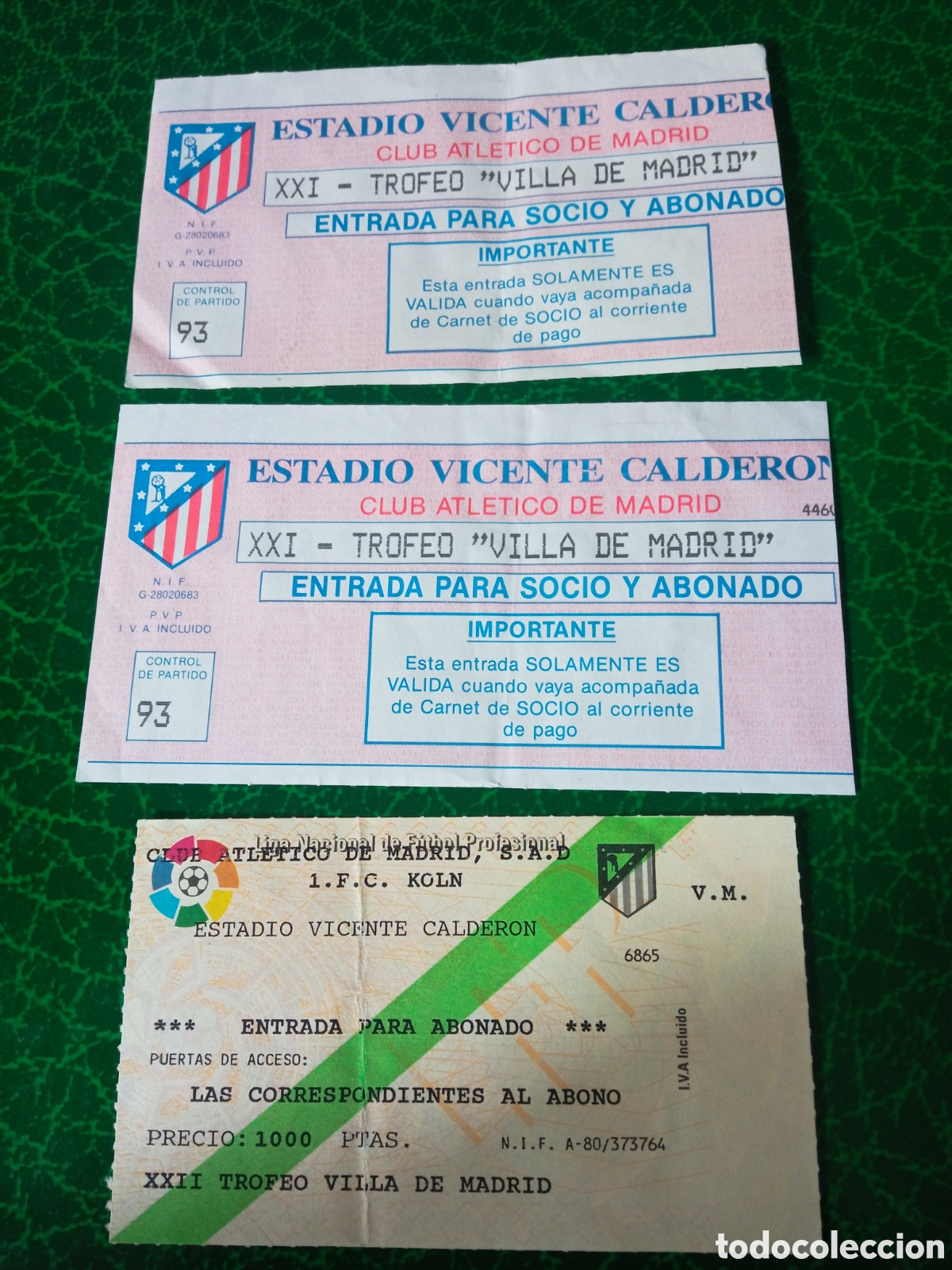 Coleccionismo deportivo: Tres Antiguas entradas, Estadio Vicente Calder&oacute;n, Atl&eacute;tico de Madrid, Trofeo Villa de Madrid
